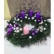 Lila gyertyás adventi koszorú