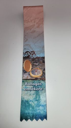 Ballagási Szalag – „Ballagás emlékére” – Vintage iránytű és világtérkép grafika