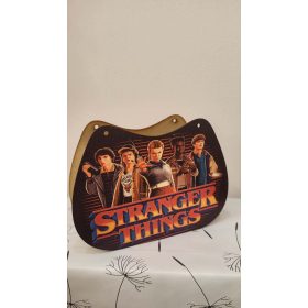   „80-as Évek Hangulata” – Stranger Things Retrowave Dekortáska