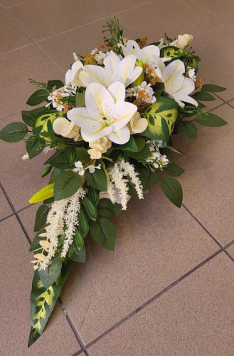 Örök tisztaság” – fehér liliomos sírdísz (90 cm)