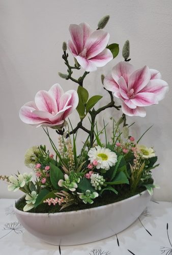 „Örök Tavaszi Kert” – Prémium Magnóliás Dekoráció