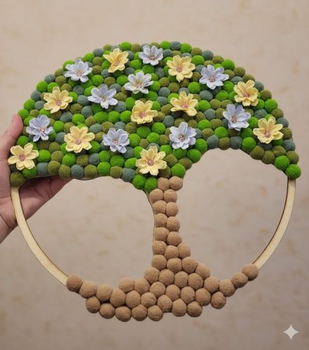 „Pompom-Liget” – Kézműves Életfa Dekoráció Sárga és Kék Virágokkal