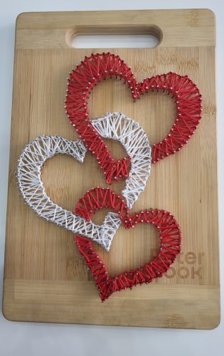 „Szívdobbanás” – Egyedi String Art Dekoráció Bambusz Alapon